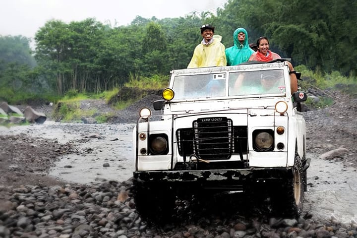 lava tour merapi medium trip
